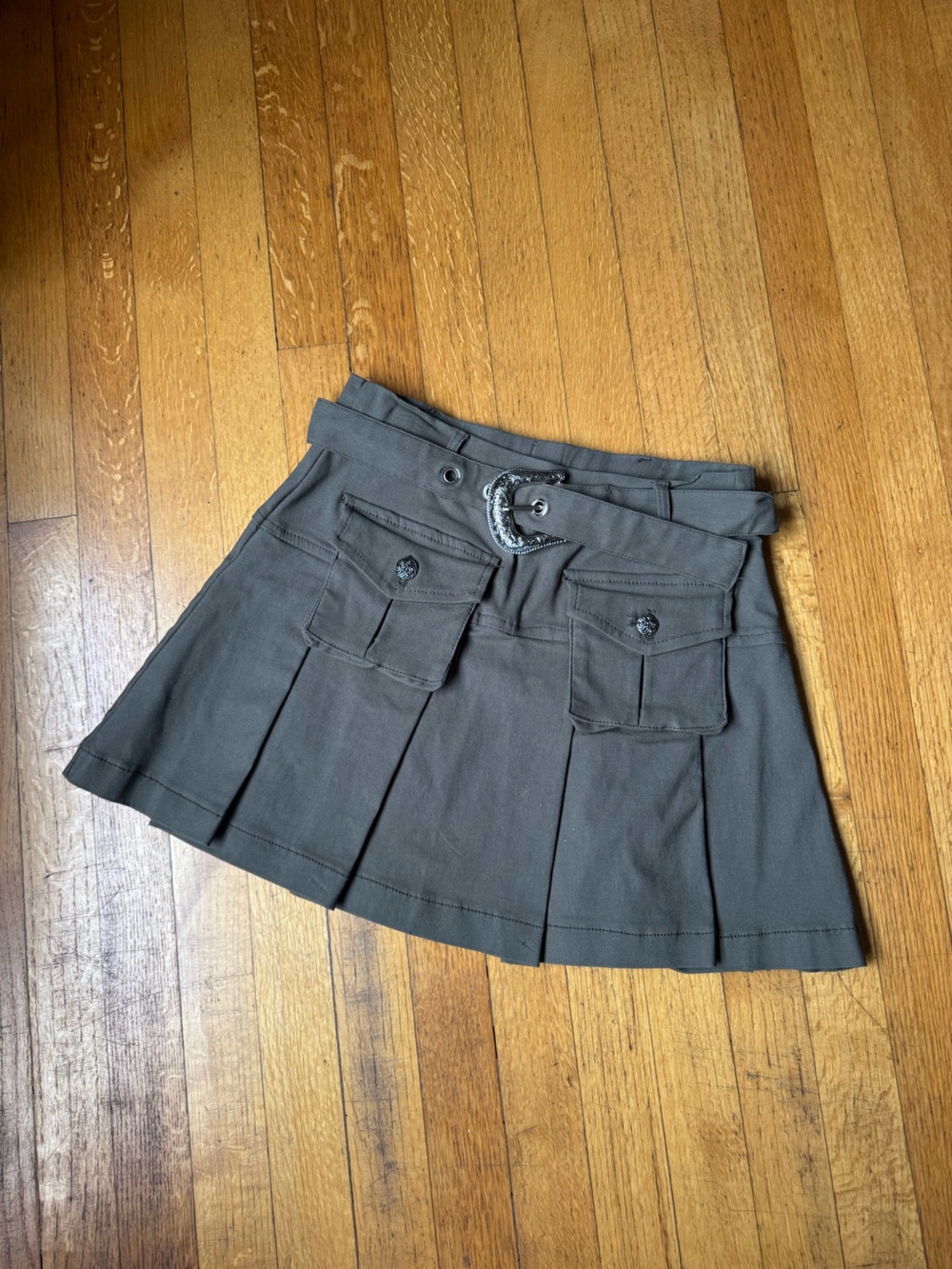 Women's olive green Pleated skirt with western belt